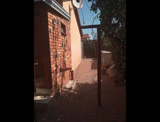 3 BEDROOM HOUSE FOR SALE IN DHLAMINI
